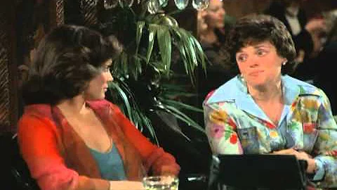 RHODA S03E24 To Vegas with Love