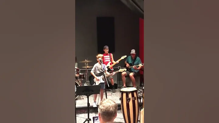 Xander Bruce guitar