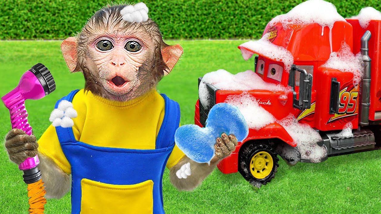 Monkey Nana help puppy Wash Lightning McQueen car | KUDO ANIMAL NANA