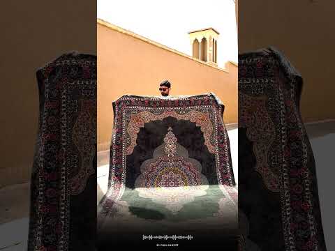 نور آفتاب روی فرش سبز که می رقصه یه حس قشنگ توی خونه می پیچه