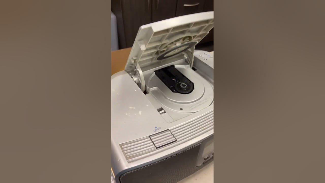 How to fix skipping CD player fast ! howto lifehacks problemsolved 
