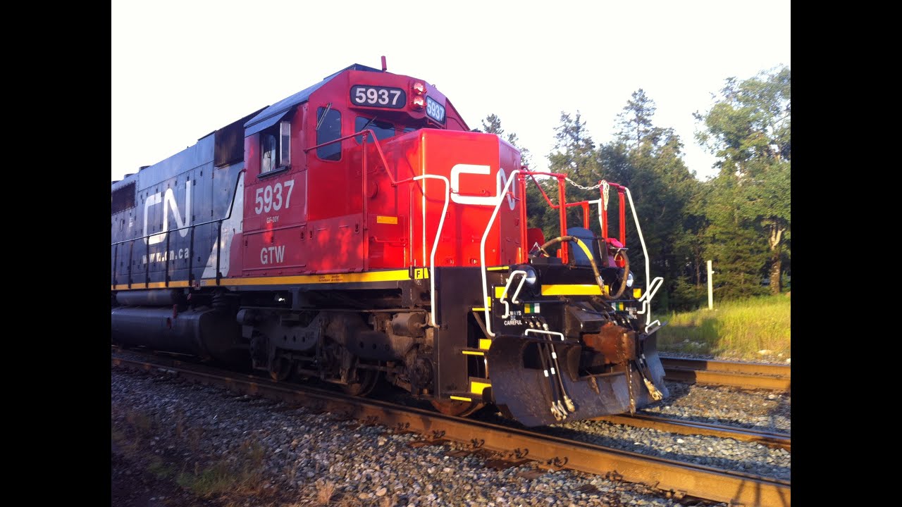 CN Train Spotting: RARE!!! | GTW 5937 Leads CN 483 (CWR) Westbound At ...