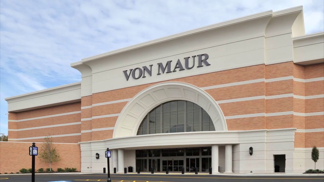 Photos: Von Maur preps for opening