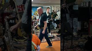 Download Lagu Tyar Zitter \u0026 Joao Matitaputty - Dua Bersaudara MP3