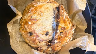 Easy Dutch Oven Bread with Cinnamon and Raisins-NO KNEAD! #easyrecipe #bread #dutchoven #easycooking