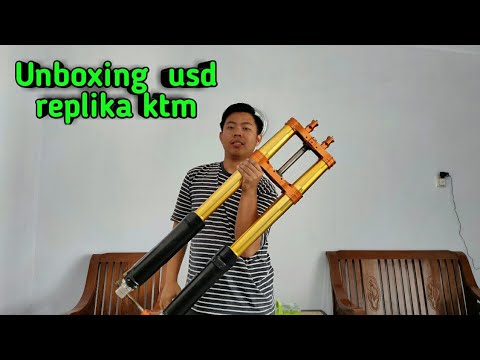 Disaat yang lain berdebat tentang Honda CRF VS Kawasaki KLX, lain cerita dengan di basecamp. Disini . 