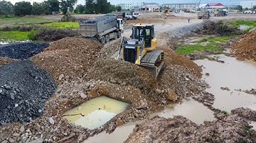 Perfect Landfill Action! Forming a New Road Use Huge Shantui DH17C3 Dozer &25T Dump Truck