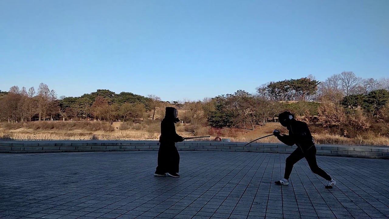 Saber vs Kendo(Katana) YouTube