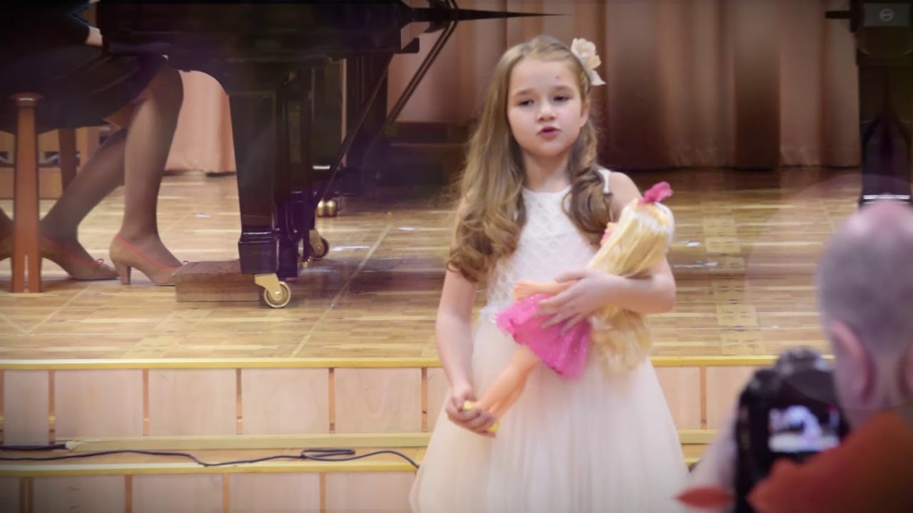 Чайковский Детский альбом (звучит пьеса "Баба-Яга" и Неаполитанская ...