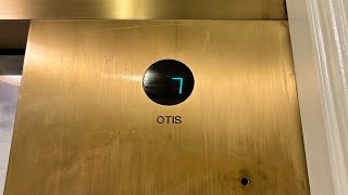 Beautiful 500 FPM Otis Traction Elevators At The Westin Savannah Harbor Golf Resort&Spa Savannah GA