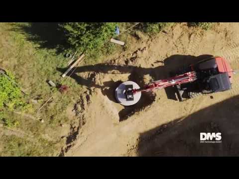 DMS Grabgreifer mit Pipegrip im Einsatz - Zisterne setzen mit Pipegrip