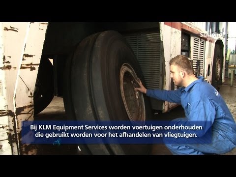 Platformvoertuigen onderhouden door KLM Equipment Services