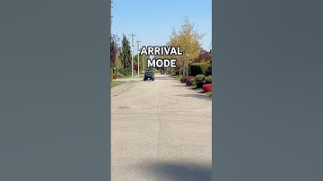 Arrival Mode in the Cadillac Escalade IQ EV #shorts #escaladeiq #cadillac #arrivalmode #crabwalk