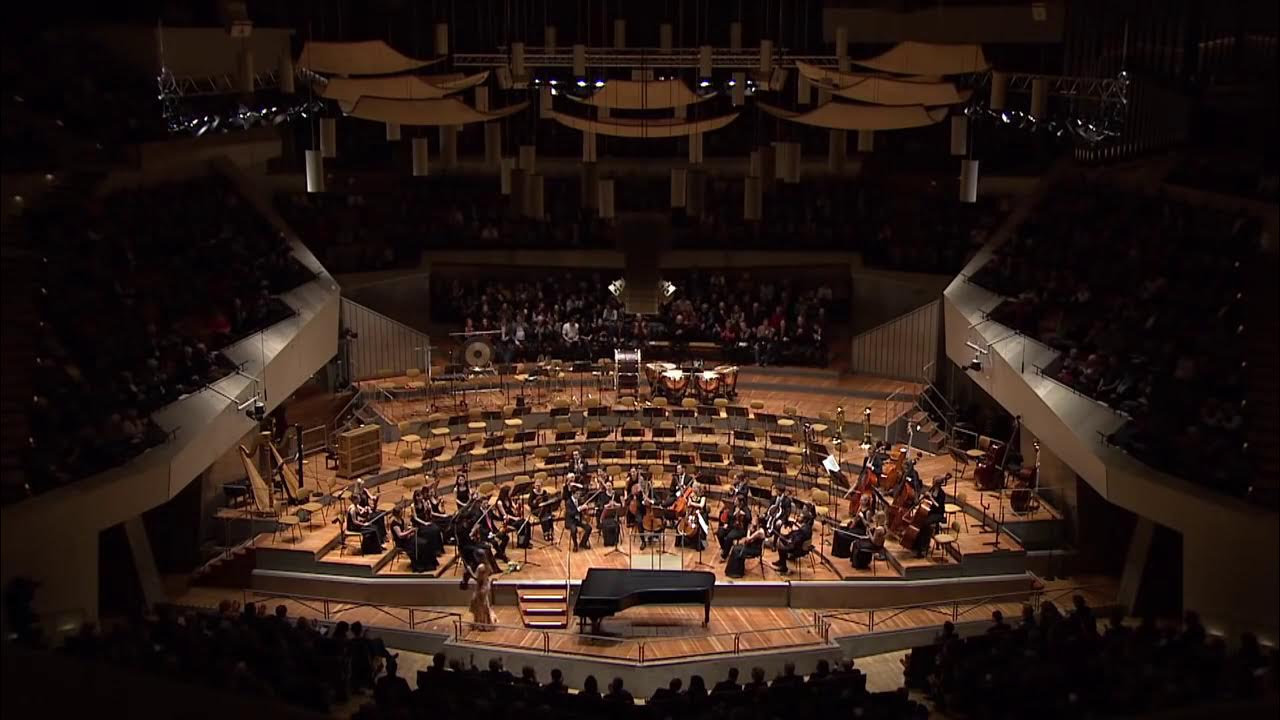 Bach – Concert for Violin a-minor – Julia Fischer – Baltic Sea Youth Philharmonic Bach – Concert for Violin a-minor – Julia Fischer – Baltic Sea Youth Philharmonic