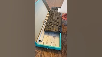 LOGITECH KEYBOARD UNBOXING VIDEO #keyboard #blowup #christmas #unboxing  #unboxingvideo #open #tech