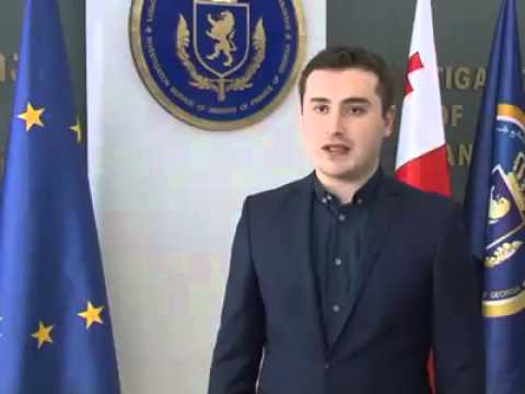 ბაღის გამგე იპარავს