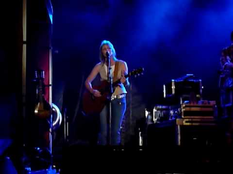 Anita Cochran solo at Terri Clark concert