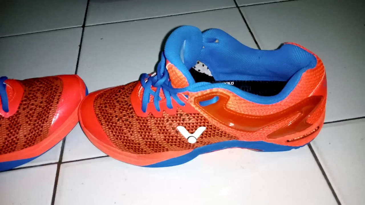 Sepatu badminton Viktor bekas rasa baru