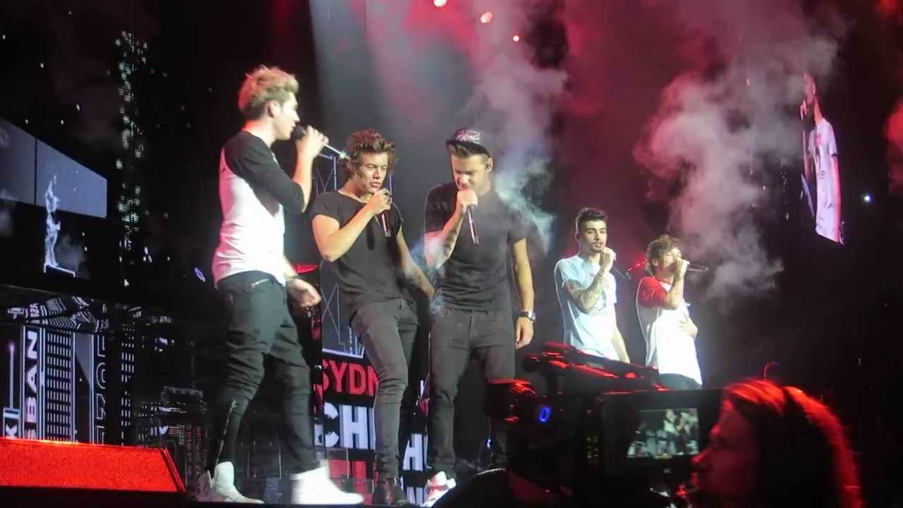 What makes you beautiful One Direction 25th September Adelaide Entertainment Centre, first row