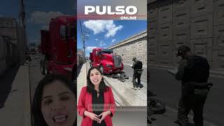 Motociclista m**re ar*ollad0 por tráiler