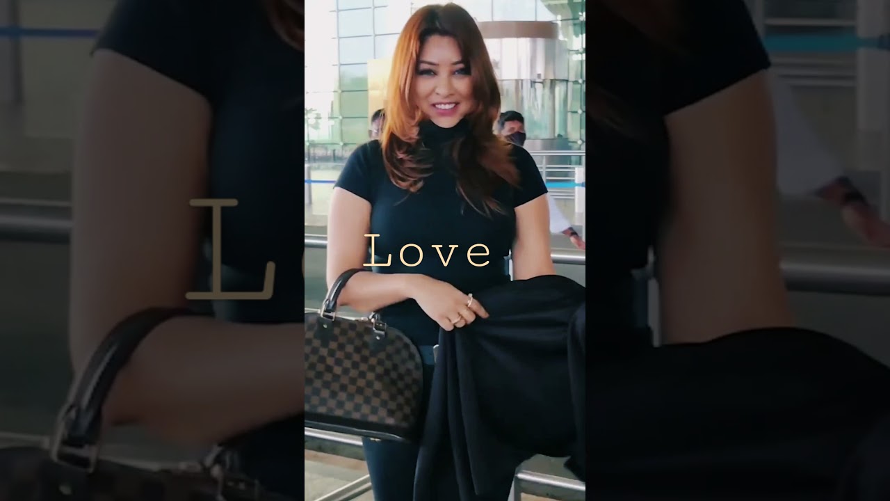 Payal Ghosh Spotted At Airport || Kammu FC