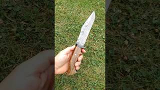 Low layer ladder pattern damascus bowie knife