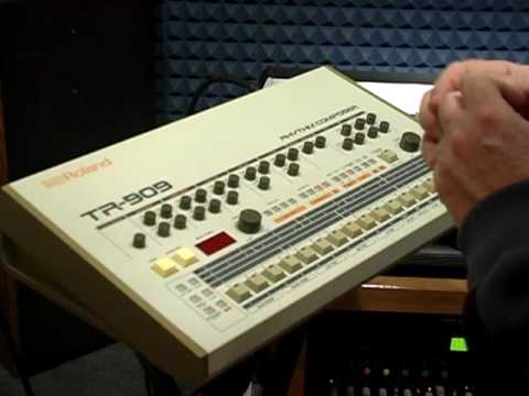 Roland TR-909 Drum Machine demo