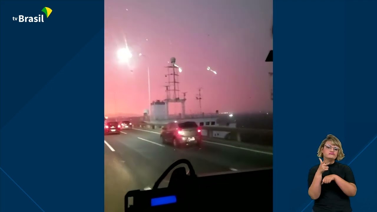 Navio à deriva bate na Ponte Rio Niterói