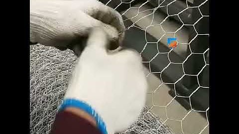 How to fix the hexagonal wire mesh