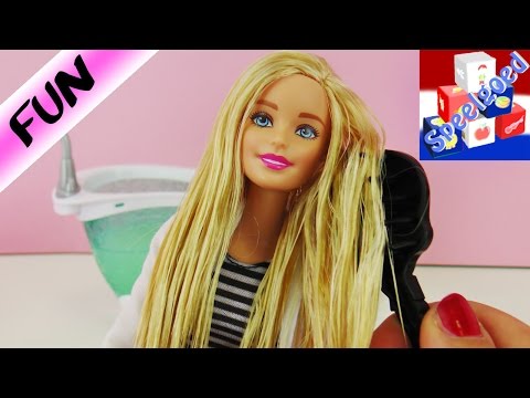 Barbiehaar met klitten weer glad maken en mooi maken - Pop wassen | Barbie hair repair