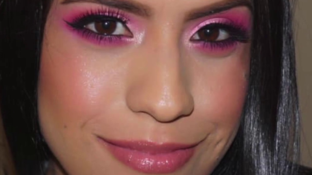 MMMMITCHELL X BEAUTYBAY HOT PINK MAKEUP TUTORIAL | LYDIA TORRES