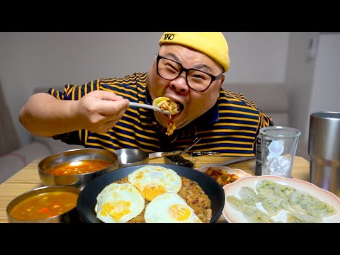 간장볶음밥에 버터카레~아주 평범한 집밥 후라이3개│<strong>Korean</strong> home <strong>cooking</strong> Mukbang Eatingshow