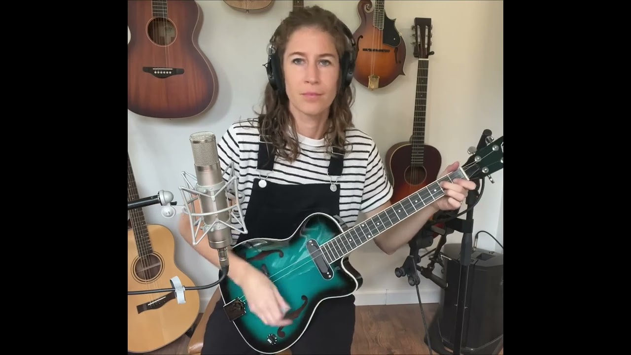 Sound Smith Baritone Hollow Body Jazz Ukulele - Sound Clip