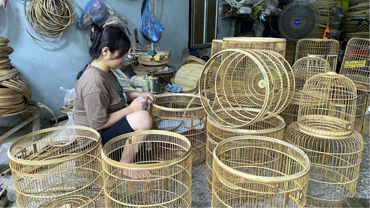 Interesting Process: The Whole Village Makes Birdcages That Delight Tourists