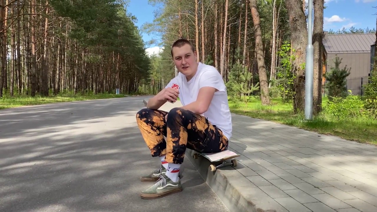 Kaip padaryti "KICKFLIP" - zoninis urboo pabego is pshihetrines ir bando ismokyti jaunimo backflipo