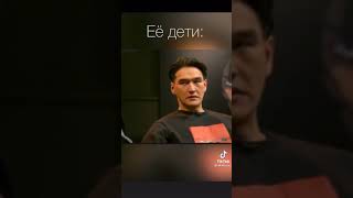 В клубе цепляю милфу