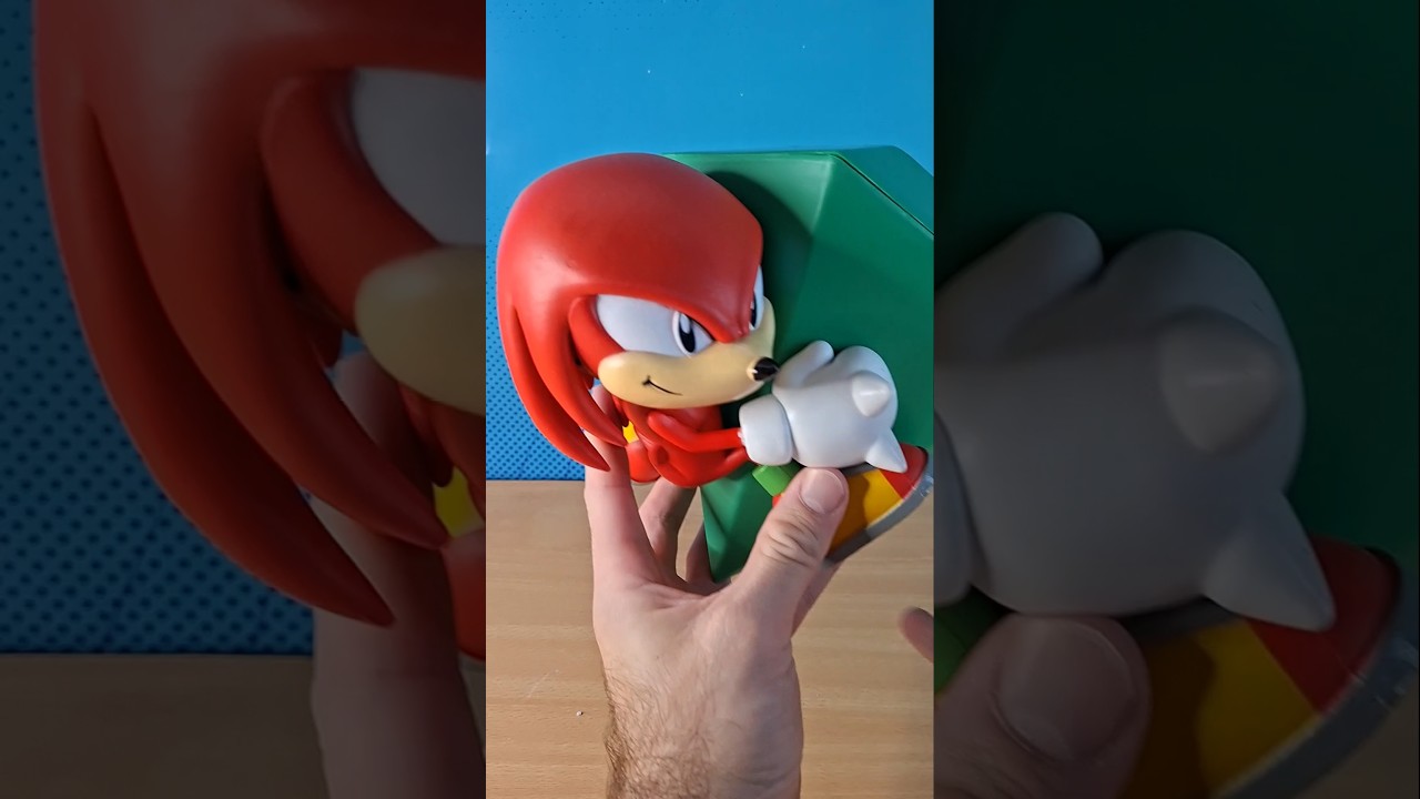 Knuckles with Chaos Emerald Mystery Box