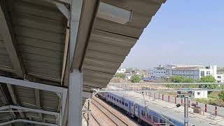 12280 Taj Sf Express Skip At Bilochpura Lead By Cnb Wap7