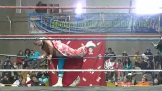 Wrestling...cholitas Style