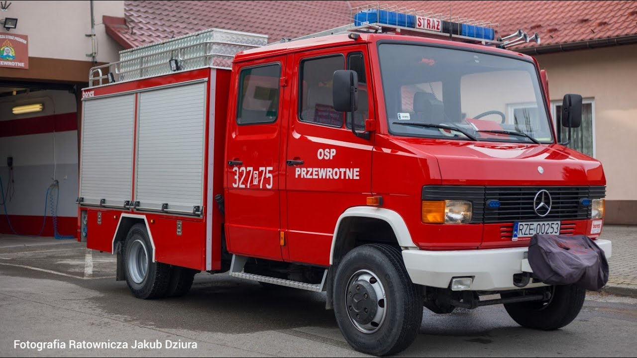 OSP PRZEWROTNE - POKAZ WYPOSAŻENIA JEDNOSTKI - MERCEDES VARIO 814D W PODZIALE - 437[R]75 GLBA