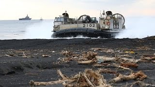 伊豆大島に重機が到着