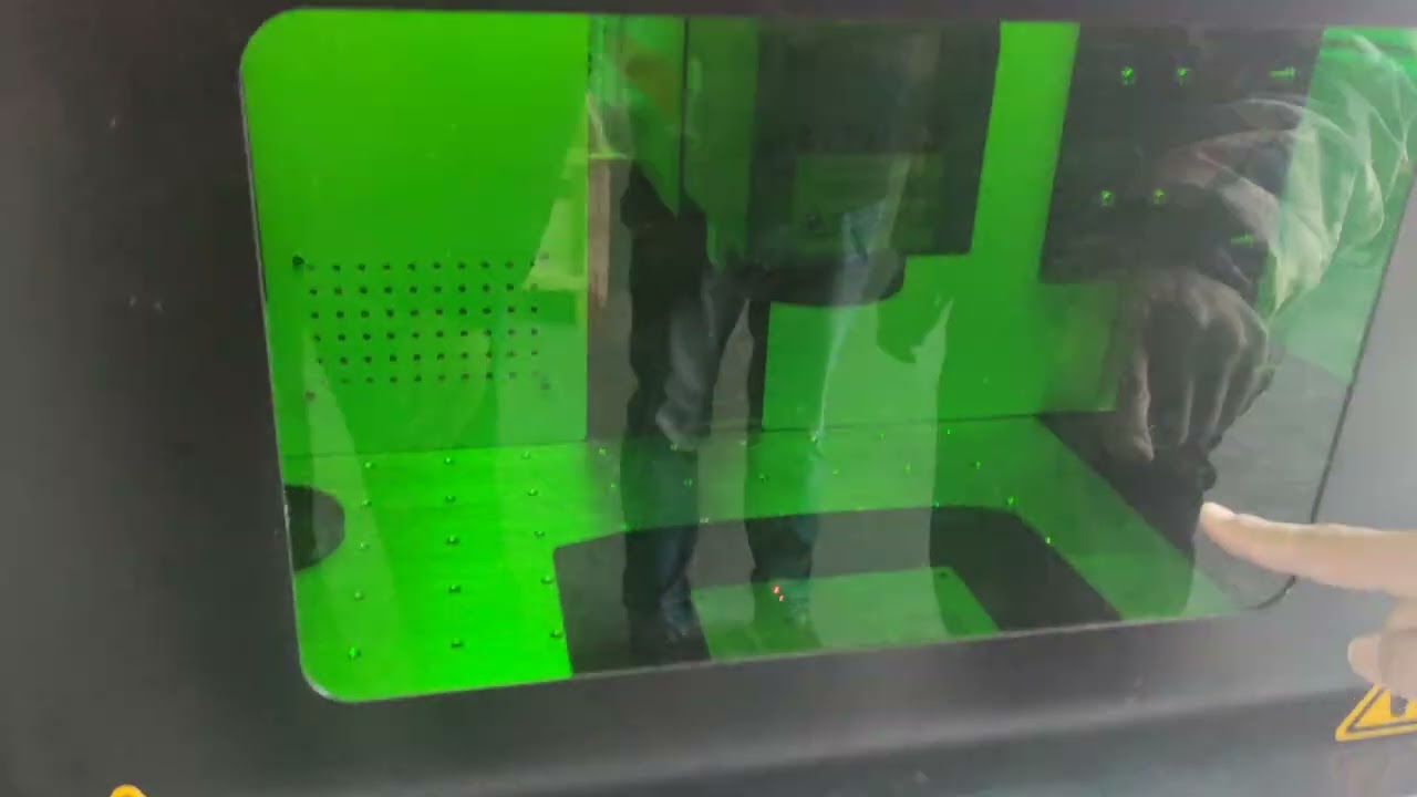 H model desktop enclosed laser marking machine with auto focus - XT Laser