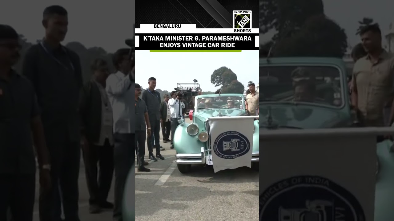 Karnataka Minister G. Parameshwara enjoys vintage car rides at Bengaluru rally; crowds join fun