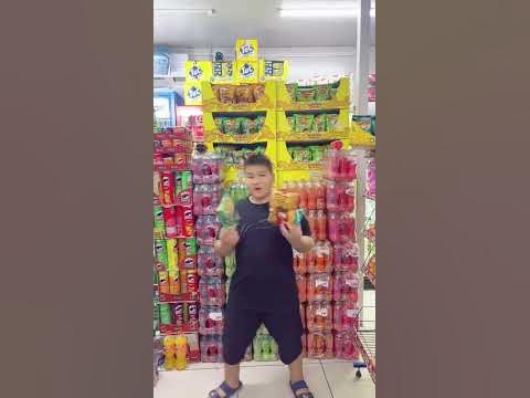 Мальчик из Кыргызстана уже устал танцевать под ЭРОН ДОН ДОН ПОДНИМИ ...
