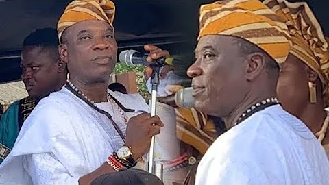 UNBELIEVABLE!! SEE WHAT WASIU AYINDE FANS DID TO HIM ON STAGE