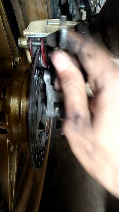 JANGAN DIBIASAKAN MENGGANTI KAMPAS REM DENGAN MEMBUKA KALIPER DILUAR, LEBIH BAIK BUKA BAN LBIH AMAN