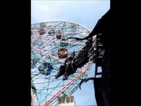 וִידֵאוֹ: Deno's Wonder Wheel פארק השעשועים: מדריך קוני איילנד