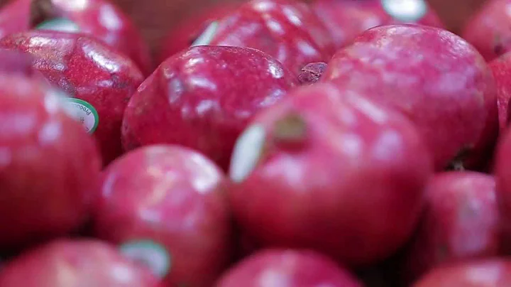 How To Peel a Pomegranate | VIDEO | QFC