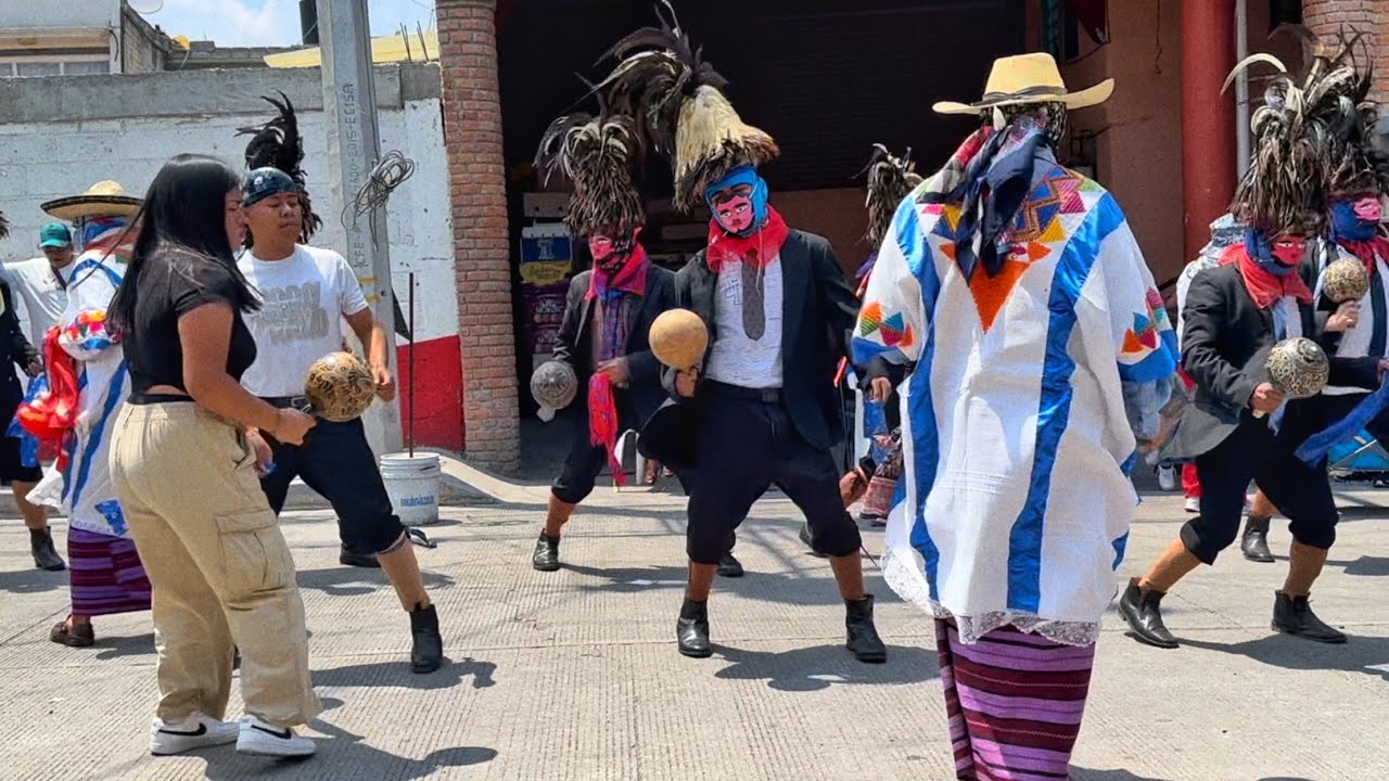 Tejorones de Pinotepa de Don Luis en casa del señor violinista Gabriel Isu.🪇🎻🎉
