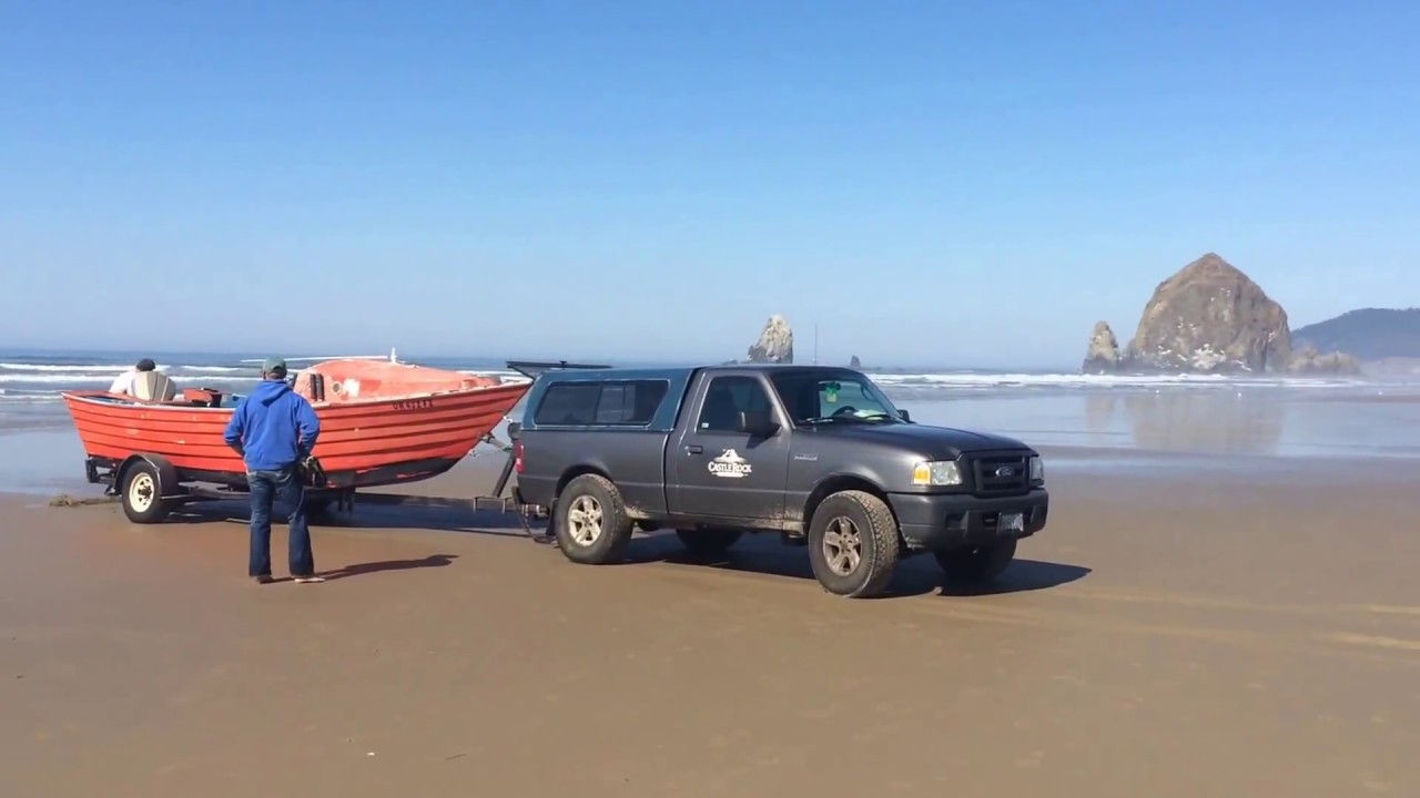 Лодка. Пляж Cannon beach-13